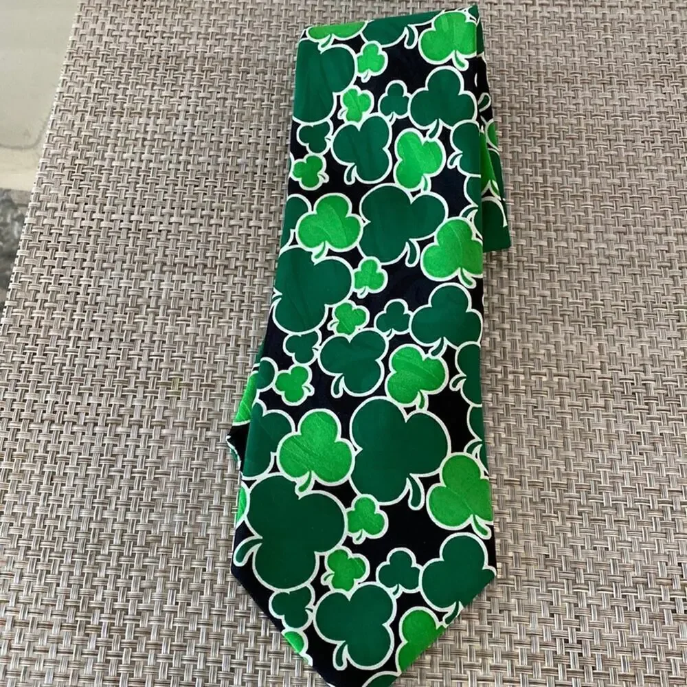 Lucky Irish tie with Shamrocks C
